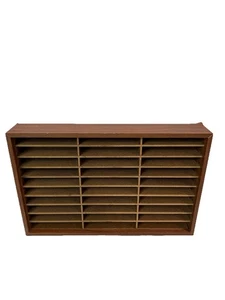 Ancienne cassette de rangement en bois suspendue 30 fentes style Napa Valley compacte - Photo 1/9