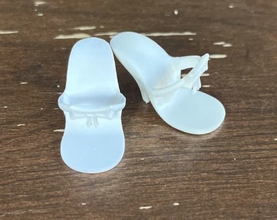 ZAPATOS de tacón alto con lazo BLANCO vintage para muñeca REVLON de 10,5” o mamá ideal de TAMMY’S Foto 1 de 4