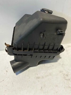 Used Air Cleaner Assembly fits: 2010 Toyota Rav4 4 cylinder 2ARFE engine Grade C - Image 1 of 4