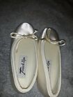  Girl’s 8M Touch Ups by Benjamin Walker White Satin Ballet Shoes w/Bow.   NO BOX