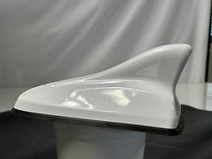 2012 2013 2014 Hyundai Sonata Shark Fin Roof Antenna Radio GPS WHITE W8 OEM - Picture 1 of 6