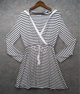 Mott 50 Dress Womens Medium Blue White Striped Stretch Hooded Mini Fit & Flare - Picture 1 of 11