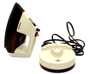 West Bend Freestyle CORDLESS Steam Iron Model #6012 New Condition Tested Working - Picture 1 of 10