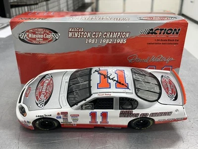 Darrell Waltrip #11 Triple Autograph The Victory Lap 2003 1/24 NASCAR DieCast - Image 1 of 4