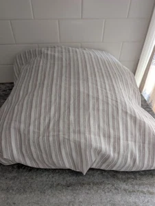 Sábana bajera Tommy Hilfiger gris a rayas talla king - Imagen 1 de 9