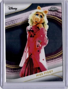 Miss Piggy Base Card #123 - 2025 Topps Chrome Disney - Bild 1 von 2