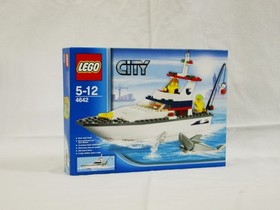 LEGO City Fishing Boat 4642 53 Pcs 2 Minifigs 2011 New Sealed from Japan