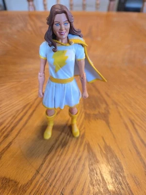 Mary Marvel White DC Universe Classics Darkseid BAF 6 дюймов отдельно SHAZAM - Изображение 1 из 4