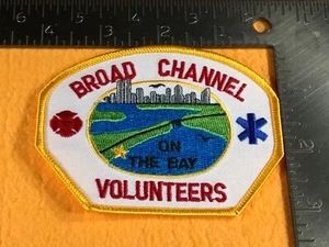 D1-88 NEW YORK FIRE DEPARTMENT PATCH - BROAD CHANNEL FREIWILLIGE - ON THE BAY - Bild 1 von 2