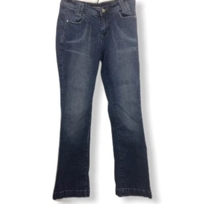 Pantalones de mezclilla azul con bolsillos desgastados corte bota lavado oscuro 6 Cato para mujer Foto 1 de 4