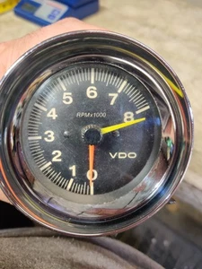 Vintage VDO 8,000 RPM Tachometer Gasser Chevy Ford Mopar Chrome cup - Foto 1 di 16