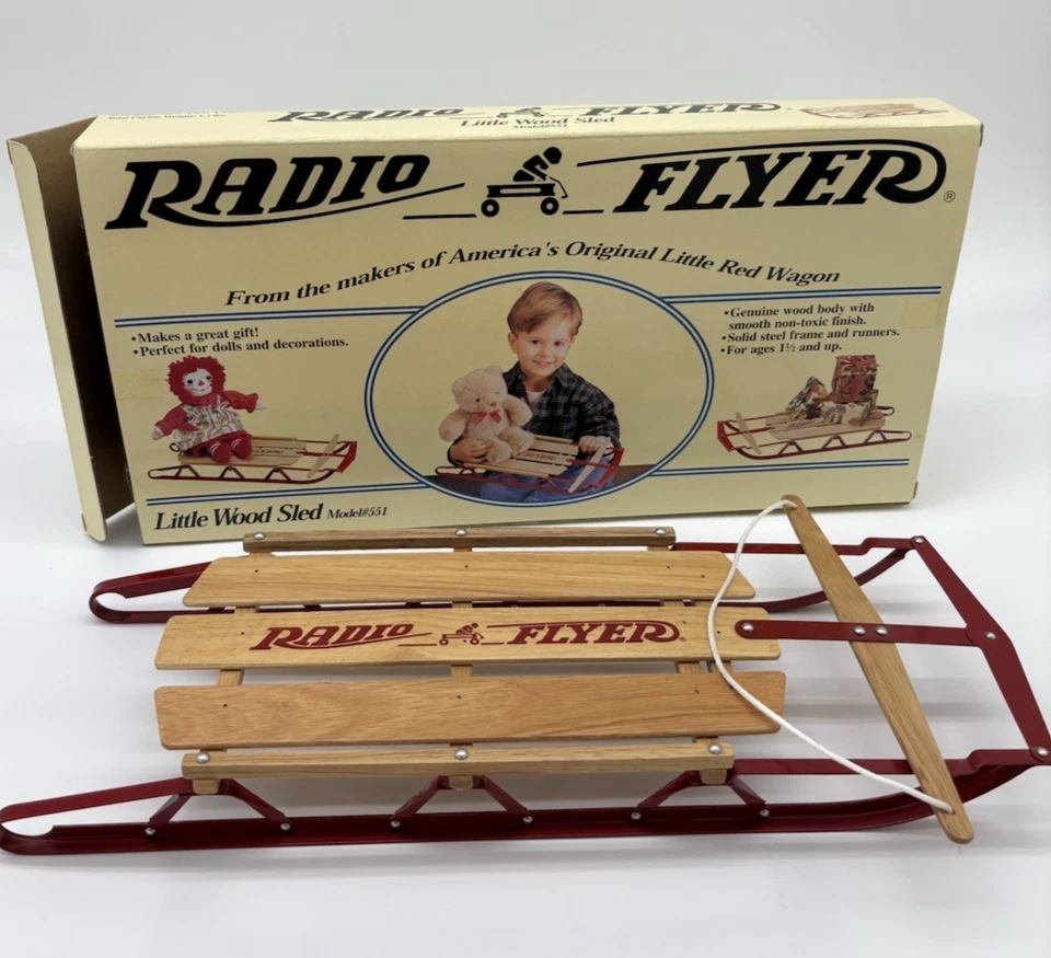 Radio Flyer Pequeño Trineo de Madera Modelo 551 con Caja - Juguete Miniatura Decoración Vacacional Foto 1 de 4