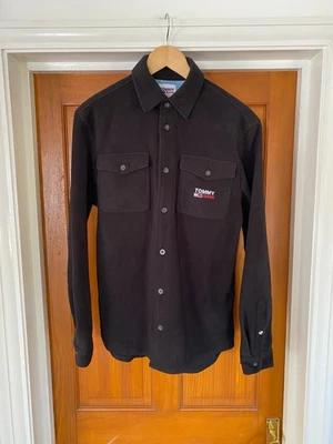 Camisa Tommy Jeans Preta Polar Lã Tamanho S Shacket Bolsos Hilfiger - Imagem 1 de 4
