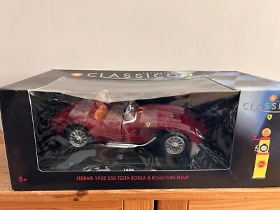 Ferrari 1958 250 Testa Rossa modelo de carro fundido 1:18 e bomba de combustível Shell  - Imagem 1 de 4