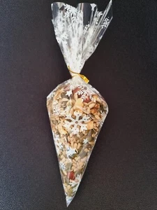 Christmas Snowflake EMPTY Sweet Cone Bags with Ties Cellophane Treat - Picture 1 of 8