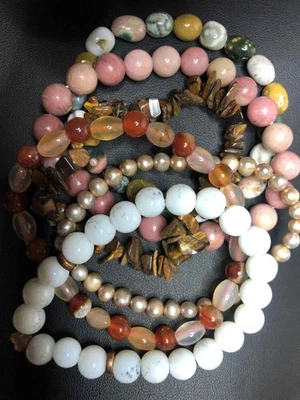 6157 Lot of 6 mixed stone beaded stretch bracelets Tiger's Eye, pearl, Rhodonite - Image 1 of 3