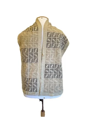 Xale logotipo AS# Fendi 100% lã cachecol FF Zucca monograma bege marrom feito na Itália - Imagem 1 de 4