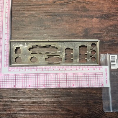 Protector de E/S ATX para placa base desconocida placa posterior de E/S Foto 1 de 2