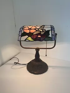 BANKERS TIFFANY STAIN GLASS STYLE DESK LAMP BIRDS. BUELSIOR. - Picture 1 of 12