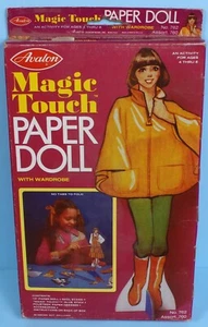 MAGIC TOUCH PAPIERPUPPE MIT SCHRANK IM KARTON - Nr. 762 - Bild 1 von 4