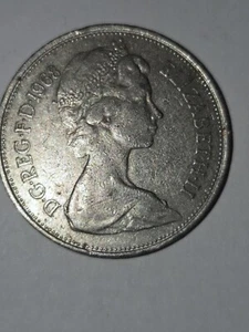 1968 UK 10 New Pence Coin Queen Elizabeth II Great Britain England Size 30 mm - Picture 1 of 2