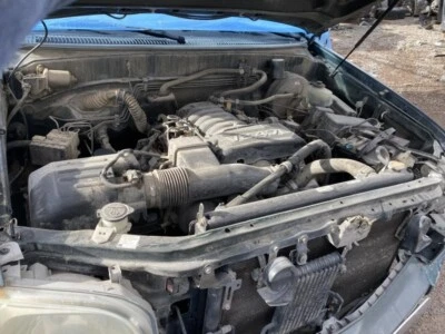 Used Fuel Injection Throttle Body fits: 2005 Toyota Tundra 8 cylinder 2UZFE engi Foto 1 de 4