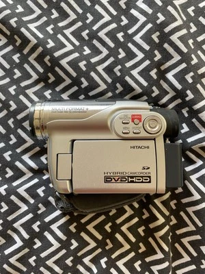 Hitachi DZ-HS300E DVD/HDD/SD Camcorder Video Camera - Tested - No Charger - Image 1 of 4