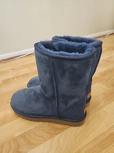 Stivali UGG donna classici corti II - nuovi senza scatola TG 11 BLU 1016223 - Foto 1 di 13