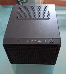 Stromsparend Eigenbau NAS 8TB WD RED (2x 4TB) TrueNas mit MNVE SSD + 8GB RAM ITX - Zdjęcie 1 z 20