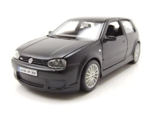 VW Golf 4 R32 Nero Opaco Modellino Auto 1:24 Maisto - Foto 1 di 9