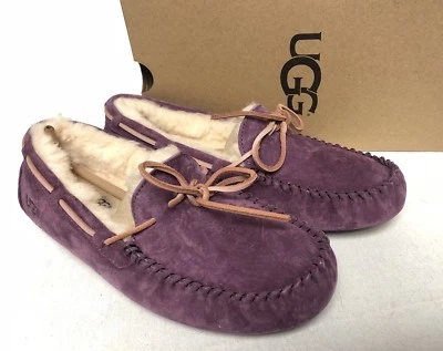 UGG Australia DAKOTA Mystic Púrpura PIEL DE OVEJA MOCASÍN PANTUFLAS 5612 Para Mujer Foto 1 de 4