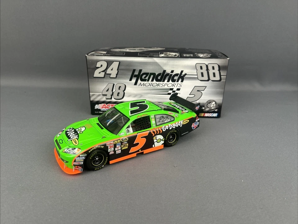 Mark Martin #5 Go Daddy 2010 1 24 Diecast Impala 3743 of 5494 Action