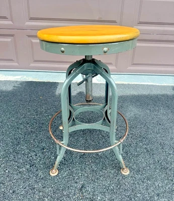 Banqueta de metal vintage Toledo UHL industrial ajustável arquiteto desenho fábrica - Imagem 1 de 4