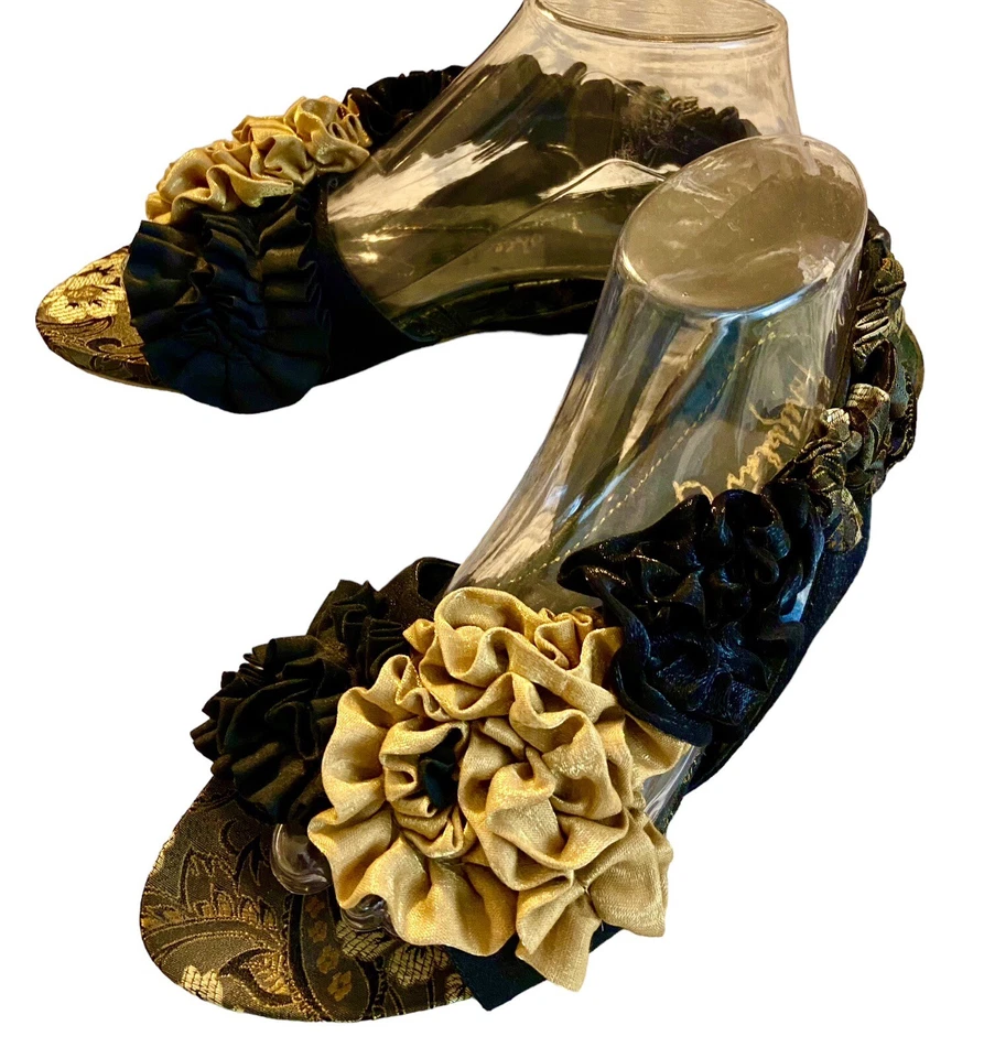 ELECCIÓN IRREGULAR BINGO MEJORES SANDALIAS NEGRAS-DORADAS CON CORDONES, VOLANTES, TALLA 40.5/9.5 Foto 1 de 4