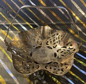 Vintage Leonard Pierced Silver Plate Basket Candy Dish Tray with Handle - Picture 1 of 10