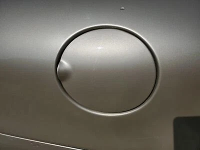 Крышка двери топливного бака (B2 урожай золото) 2000-2007 Ford Taurus - Изображение 1 из 4