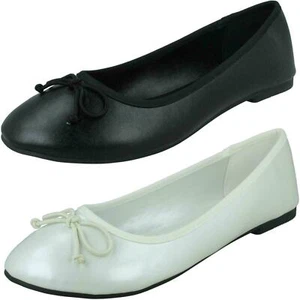 Mujer Spot On Blanco o Negro Zapatos Dolly sin Cierres con Lazo : F8R0397 - Imagen 1 de 19