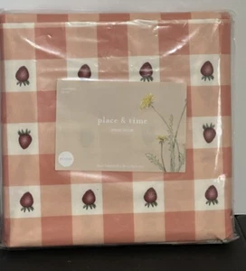 Vinyl Flannel Back Tablecloth,60"Round,STRAWBERRIES ON PINK &WHITE CHECKERED NEW - Picture 1 of 6