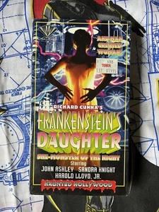 Frankenstein's Daughter VHS Movie Horror Wade Williams Collection Sealed - Picture 1 of 7