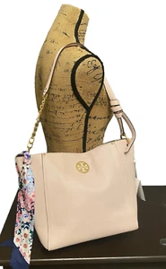 Neu mit Etikett Tory Burch Everly Hobo-Handtasche aus genarbtem Leder Muschelrosa + Schal - 525 $ - Bild 1 von 11