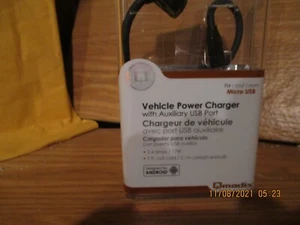 QMADIX- VEHICLE POWER CHARGER with AUXILIARY USB PORT - Zdjęcie 1 z 4