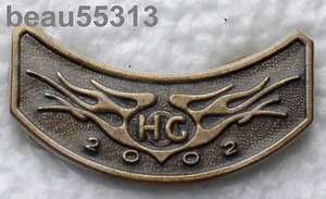 ⭐"NUEVO" HARLEY DUEÑOS GRUPO HOG H.O.G. ROCKER 2002 CHALECO CHAQUETA SOMBRERO PIN INSIGNIA - Imagen 1 de 1