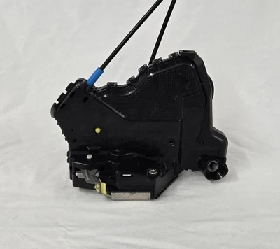 Conjunto de actuador de bloqueo de pestillo de puerta del conductor izquierdo delantero izquierdo Lexus GS350 2013-2020. Foto 1 de 4