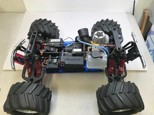 TRAXXAS NITRO MONSTER TRUCK 1/10 4x4 For Parts - Picture 1 of 8