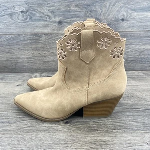 Indigo Rd Women's Flower Leaser Cut Suede Cowboy Ankle Booties Size 8.5 Tan - Picture 1 of 11