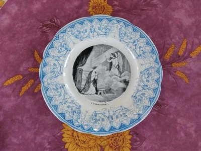 Assiette Parlante Terre de Fer Creil et Montereau l Annonciation Décor Bleu N°1 - Photo 1/4