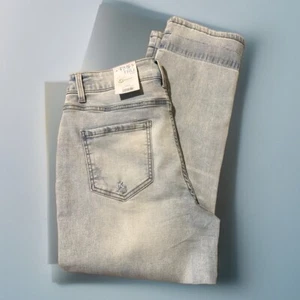 Womens Time And Tru Blue Denim Straight Crop Pants Size 10  25’ distressed - Picture 1 of 3