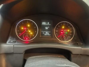 SPEEDOMETER INSTRUMENT CLUSTER GAUGES Tiguan 2010 10 801513 - Picture 1 of 8
