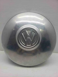 VW BEETLE (TYPE 1) Volkswagen Hub Cap 1978 - Picture 1 of 3