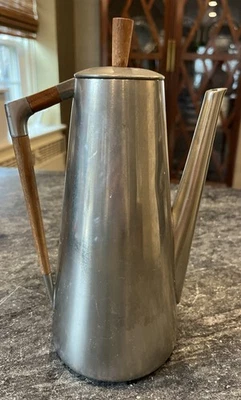 Cafetera/tetera MCM Royal Holland con detalles de madera de teca de peltre Foto 1 de 4